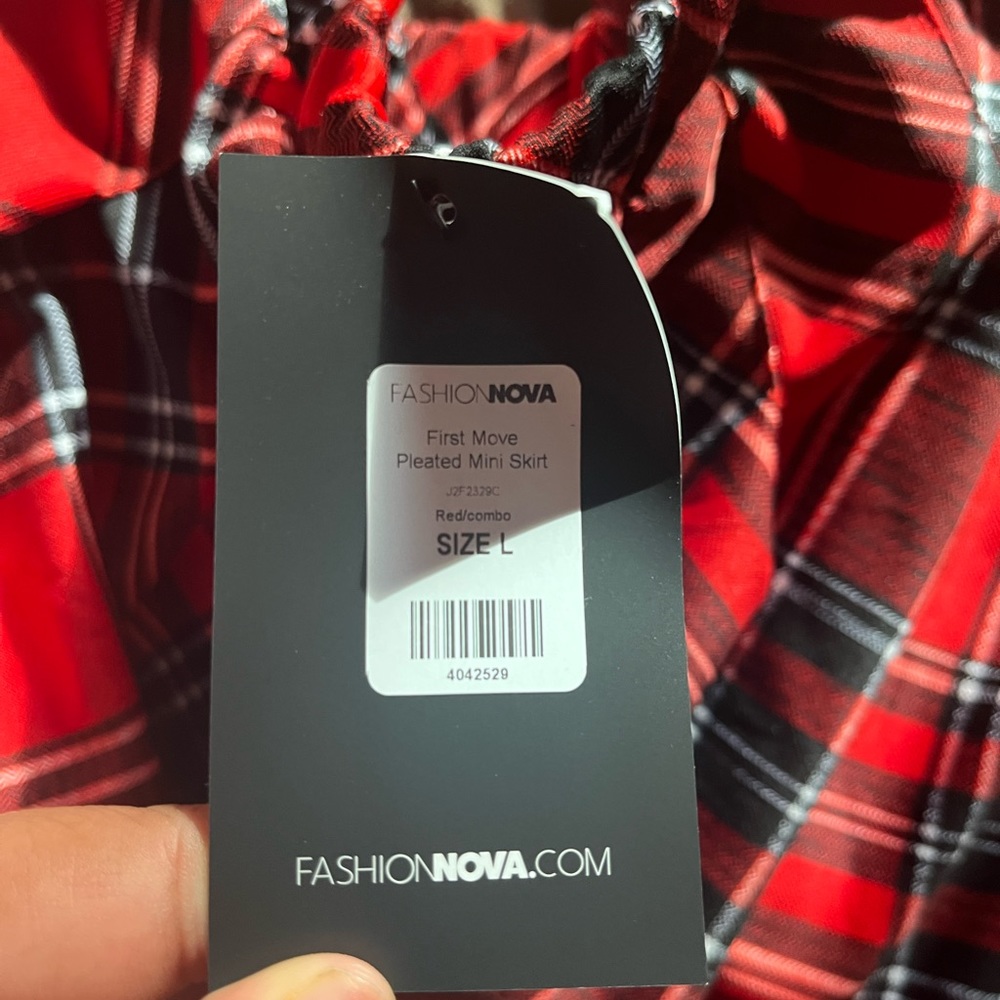 Fashion Nova Pleated Mini skirt